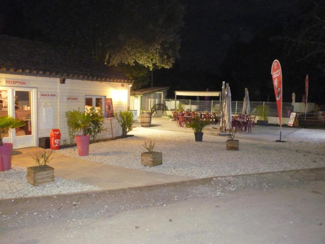 Camping De Graniers Monoblet Exterior foto